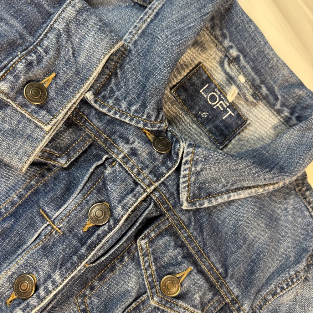 Loft Denim Jacket Womens 6 Blue Long Sleeve Button Front Trucker